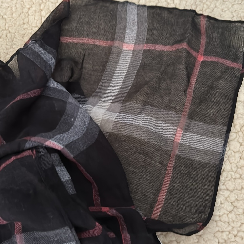 NWT Scarf - Picture 3 of 3